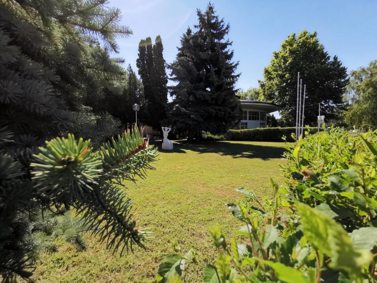 Hotel Amigo Zamárdi Exteriér fotografie